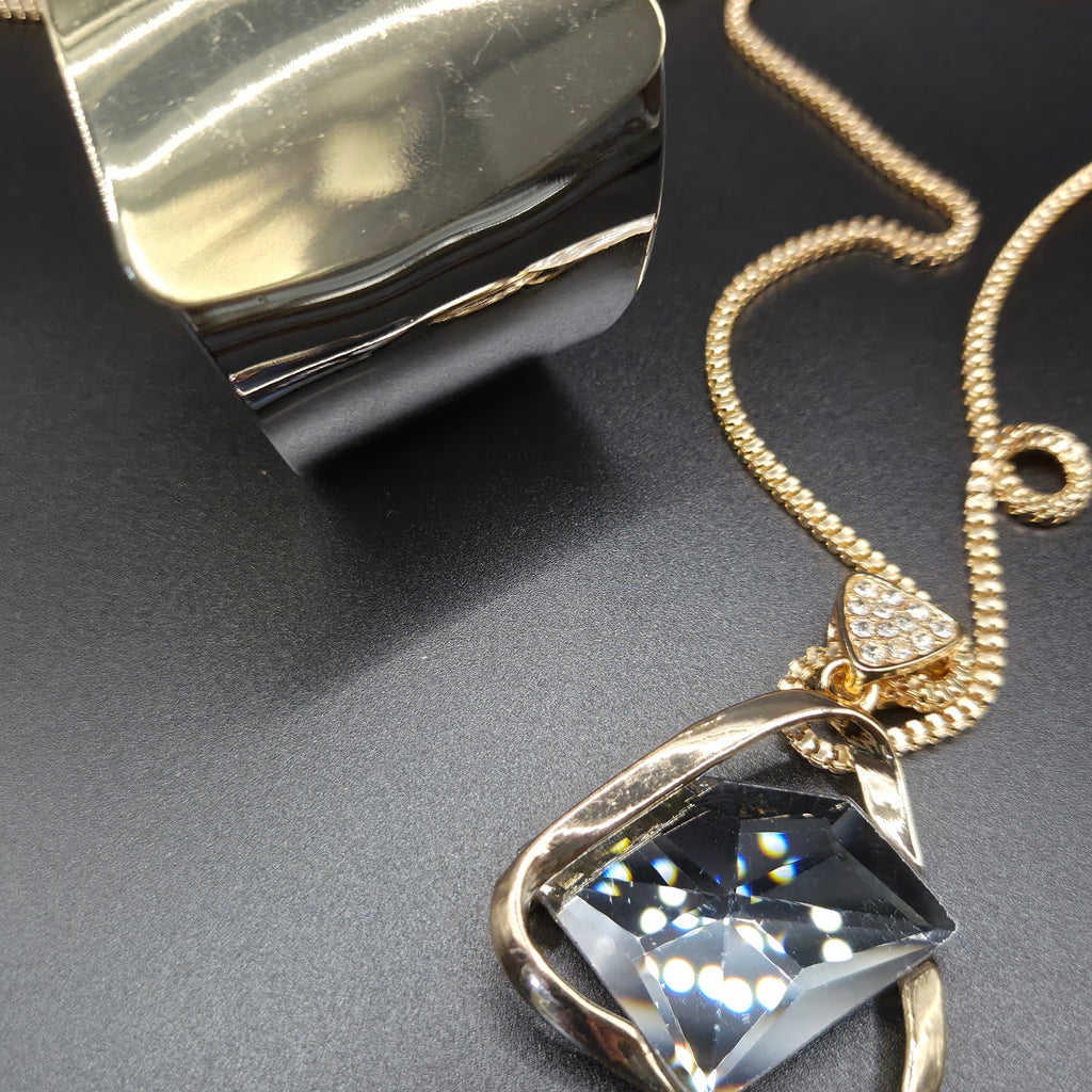 Exclusive Golden Necklace Set